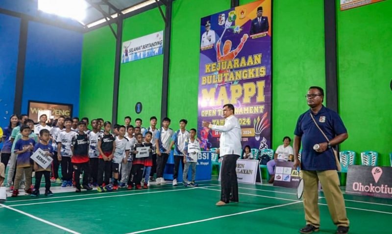 Pembukaan Kejuaran Daerah Open Badminton Bupati Cup Mappi tahun 2024 di Gor Qhokoti Uripada, Kabupaten Mappi, Papua Selatan. (Foto: Istimewa)