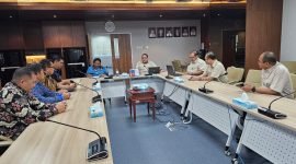 Pj Gubernur Papua Tengah, Ribka Haluk dan Direktur Rumah Sakit Jantung dan Pembuluh Darah Harapan Kita, Jakarta, saat memimpin diskusi mengenai layanan kesehatan, Senin (10/6/2024). (Foto: Istimewa/Humas Pemprov Papua Tengah)