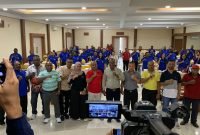 Foto bersama pembukaan sosialisasi sasaran kinerja pegawai (SKP) kepada Kelurahan se-Distrik Mimika Baru. (Foto: Galeri Papua/Moh. Wahyu Welerubun)