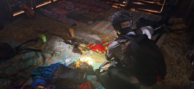 Aparat menduduki markas KKB di Distrik Bibida, Kabupaten Paniai, Papua Tengah, Jumat (14/6/2024) lalu. (Foto: Istimewa/Satgas Humas Damai Cartenz 2024)