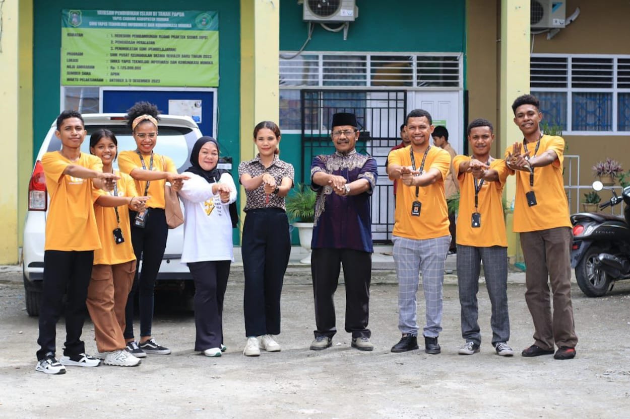 Tim Kurator TIFA 2024 bersama koordinator dari salah satu sanggar. (Foto: Istimewa/Panitia TIFA 2024)