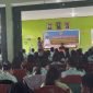 Kepala Dinas Disperindag Kabupaten Mimika, Petrus Pali Ambaa, memberikan arahan pada pembukaan Metrology Goes To School. 