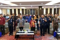Foto bersama pada pembukaan kegiatan Pangkalan PSDKP Tual di Hotel Horison Diana Timika. (Foto: Galeri Papua/Moh. Wahyu Welerubun)