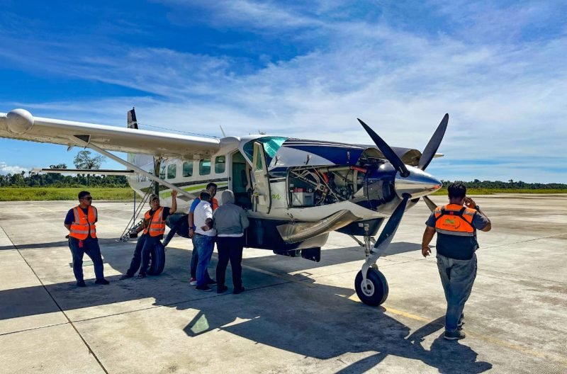 Pesawat Smart Aviation Air PK-SNH yang ditembak KKB saat terbang dari Kabupaten Puncak menuju Nabire, Senin (8/7/2024) siang. (Foto: Istimewa)