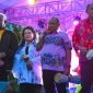 Wakil Menteri Dalam Negeri, John Wempi Wetipo, membawakan sambutan sekaligus membuka kegiatan Timika Inside Festival of Art (TIFA) 2024 di Lapangan Timika Indah, Jalan Belisbis, Timika, Papua Tengah, Kamis (18/7/2024). (Foto: Istimewa/Dokumentasi TIFA 2024)