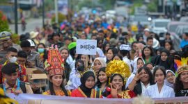 Parade Karnaval Mimpi dalam Timika Inside Festival of Art 2024. (Foto: Dokumentasi TIFA 2024)