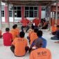 PKBM Kasih Yulius saat memberikan sosialiasi kepada warga binaan Lapas Timika. ( Foto: Istimewa/Humas Lapas Timika)