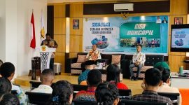 Asisten II Bidang Ekonomi dan Pembangunan Setda Kabupaten Mimika, Willem Naa, saat menyampaikan sambutan. (Foto: Galeri Papua/Moh. Wahyu Welerubun)
