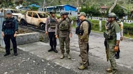 Tim investigasi saat berada di lokasi kerusuhan, Kabupaten Puncak Jaya, Papua Tengah. (Foto: Istimewa/Humas Polda Papua)