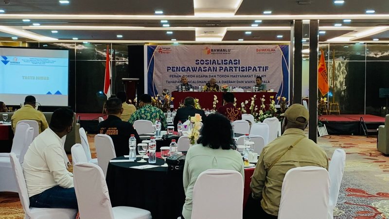 Sosialisasi pengawasan partisipatif oleh Bawaslu Mimika di Ballroom Hotel Horison Diana Timika, Senin (29/7/2024). (Foto: Galeri Papua/Moh. Wahyu Welerubun)