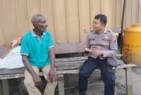 Unit Binmas Polsek Mimika Barat melaksanakan kegiatan sambang tokoh dan patroli dialogis kepada masyarakat di Mimika Barat. (Foto: Istimewa/Humas Polsek Mimika Barat)