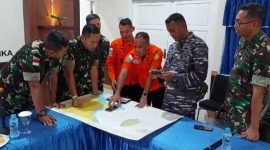 Tim SAR gabungan berkoordinasi persiapan pencarian kapal LCT Cita XX. (Foto: Istimewa/Humas SAR Timika)