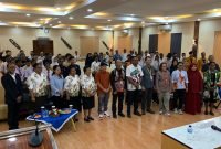 Foto bersama pada pembukaan sosialisasi peran IKD mendukung percepatan transformasi digital untuk pelayanan publik di Ballroom Hotel Grand Tembaga, Kamis (1/8/2024). (Foto: Galeri Papua/Moh. Wahyu Welerubun)