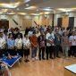 Foto bersama pada pembukaan sosialisasi peran IKD mendukung percepatan transformasi digital untuk pelayanan publik di Ballroom Hotel Grand Tembaga, Kamis (1/8/2024). (Foto: Galeri Papua/Moh. Wahyu Welerubun)