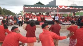 Atraksi tari-tarian dalam Karnaval Nusantara menyonsong HUT ke-79 RI di Kabupaten Mappi, Papua Selatan. (Foto: Istimewa/Humas Pemkab Mappi)