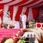 Penjabat Bupati Mappi, Michael R. Gomar, memimpin upacara peringatan HUT ke-79 RI di lapangan GOR Kepi pada Sabtu (17/8/2024). (Foto: Istimewa/Humas Pemkab Mappi)