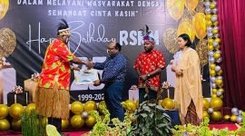 Peringatan HUT ke-25 RSMM bersama pimpinan, staff, karyawan yang dihadiri perwakilan Pemkab Mimika, Manajemen PT Freeport Indonesia, YPMAK, YCTP di Aula RSMM SP-5 Timika. (Foto: Istimewa/Corporate Communication PTFI)