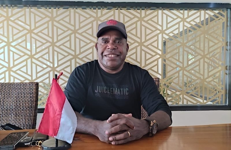 Ketua MRP Papua Tengah, Agustinus Anggaibak. (Foto: Galeri Papua/Endy Langobelen)
