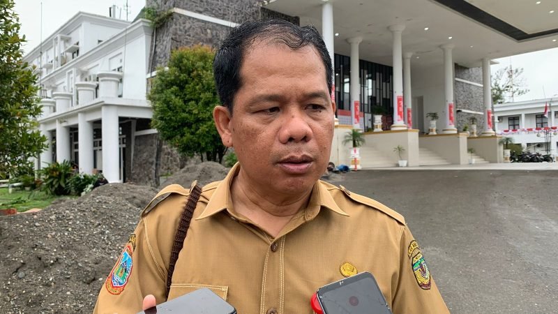 Kepala Badan Kesbangpol Kabupaten Mimika, Yan Slamet Purba. (Foto: Galeri Papua/Wahyu)