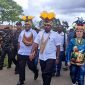 Namia Gwijangge dan Obed Gwijangge tiba di Kenyam, Kabupaten Nduga, Papua Pegunungan, Rabu (28/8/2024). (Foto: Galeri Papua/Endy Langobelen)