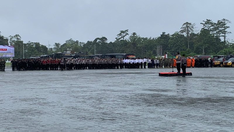 Apel gelar pasukan di pelataran Kantor Pusat Pemerintahah Kabupaten Mimika, Senin (2/9/2024), (Foto: Galeri Papua/Wahyu)