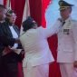 Pelantikan Penjabat (Pj) Bupati Mimika, Valentinus Sudarjanto Sumito, oleh Pj Gubernur Papua Tengah, Ribka Haluk. (Foto: Istimewa/Humas Pemprov Papua Tengah)