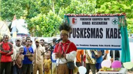 Penjabat Bupati Mappi, Dr. Michael R. Gomar S.STP.,M.Si  membawakan sambutan. (Foto: Istimewa)