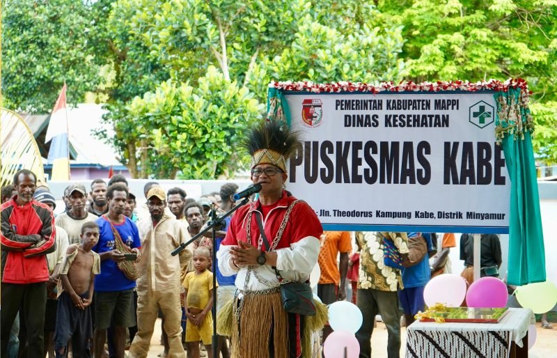 Penjabat Bupati Mappi, Dr. Michael R. Gomar S.STP.,M.Si  membawakan sambutan. (Foto: Istimewa)