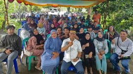 Bakal calon Wakil Bupati Mimika, Yusuf Rombe, menghadiri undangan pengajian warga Muslim di SP2, Jalur 3, Timika, Papua Tengah. (Foto: Istimewa/Tim AIYE)