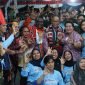 Foto bersama Calon Bupati dan Wakil Bupati Miliki, Alexsander Omaleng dan Yusuf Rombe, dengan para relawan dari AIYE Community. (Foto: Tim AIYE)