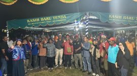 Foto bersama Calon Wakil Bupati Mimika, Yusuf Rombe, dengan warga SP1. (Foto: Istimewa/Tim AIYE)