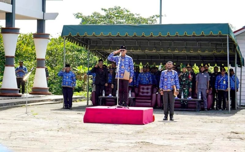 Penjabat (Pj) Bupati Mappi, Michael R. Gomar, memipin upacara peringatan Hari Kesaktian Pancasila 1 Oktober 2024.  (Foto: Istimewa/Humas Pemda Mappi) 
