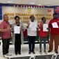 Foto bersama usai penyerahan NIB oleh DPMPTSP Mimika kepada KUPS. (Foto: Galeri Papua/Wahyu) 