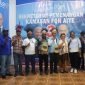 Foto bersama Paslon AIYE dengan masyarakat Biak yang tergabung dalam Relawan Kamasan For AIYE. (Foto: Istimewa/Tim AIYE)