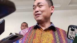 Pj Bupati Mimika, Valentinus Sudarjanto Sumito. (Foto: Galeri Papua/Wahyu)