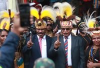 Pasangan calon Bupati dan Wakil Bupati Puncak nomor urut 1, Elvis Tabuni dan Naftali Akawal (EL-NAF). (Foto: Istimewa/Tim EL-NAF)