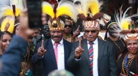 Pasangan calon Bupati dan Wakil Bupati Puncak nomor urut 1, Elvis Tabuni dan Naftali Akawal (EL-NAF). (Foto: Istimewa/Tim EL-NAF)