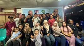 Foto bersama relawan dari Pasukan Palopo dan Pasukan Pong Intan. (Foto: Istimewa/Tim AIYE)