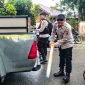 Personel Polsek Mimika Baru menyita meriam spiritus. (Foto: Istimewa/Humas Polsek Mimika Baru)