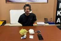Pelaku RW di Kantor Sat Res Narkoba Polres Mimika. (Foto: Istimewa)