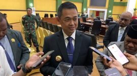 Pj Bupati Mimika, Valentinus Sudarjanto Sumito. (Foto: Galeri Papua/Wahyu)