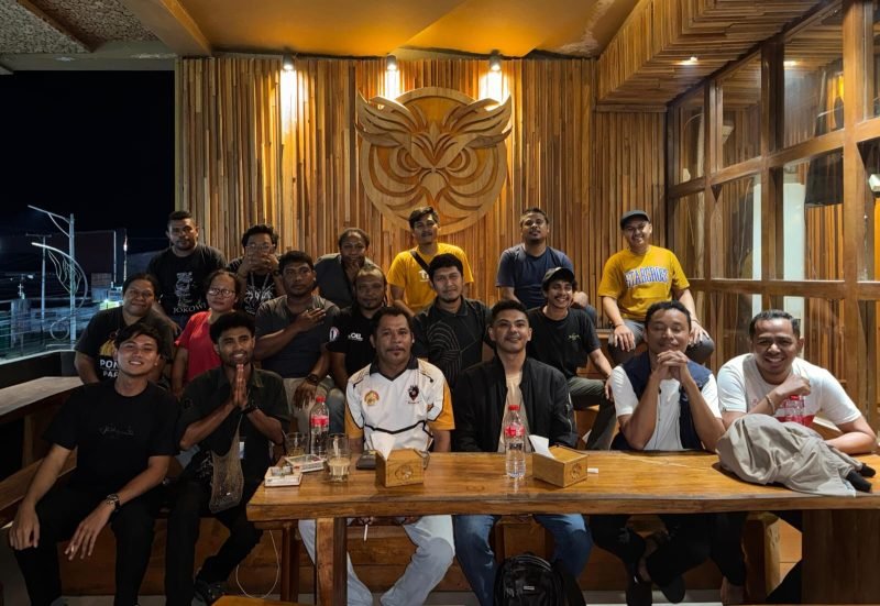 Foto bersama wartawan dan Satgas ODC di Mimika. (Foto: Istimewa/Satgas Humas ODC)B