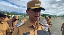 Pj Bupati Mimika, Valentinus Sudarjanto Sumito. (Foto: Galeri Papua/Wahyu)