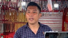 Kasat Reskrim Polres Mimika, AKP Fajar Zadiq saat ditemui awak media di Jalan Babussalam, Jumat (20/12/2024), (Foto: Cenderawasih Pos/Moh. Wahyu Welerubun). 