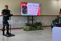 Komandan Kodim 1710/Mimika, Letkol Inf M. Slamet Wijaya, S.Sos., M.Han., M.A., menyampaikan sambutannya dalam acara Coffee Morning bersama wartawan di Ruang Rekreasi Kodim 1710/Mimika, Jumat (21/2/2025). (Foto: Galeri Papua/Ahmad)