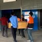 Jenazah mendiang Lilie Wijayanti Poegiono saat tiba di Cargo Bandara Mozes Kilangin Timika, Senin (3/3/2025). (Foto: Galeri Papua/Ahmad)