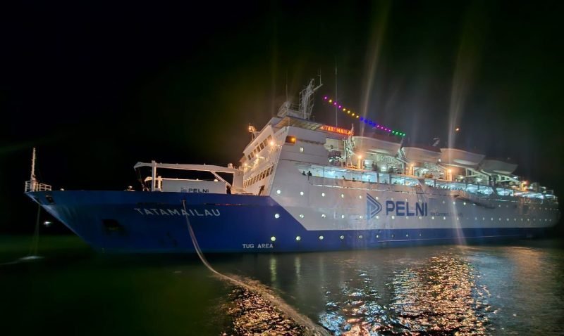 KM. Tatamailau saat tiba di pelabuhan Poumako Timika. (Foto: Istimewa)