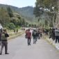 Aparat berupaya meredam bentrok Pilkada di Puncak Jaya, Papua Tengah. (Foto: Istimewa)