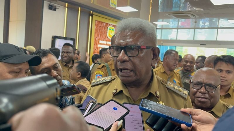 Johannes Rettob, Ketua Panitia Pentahbisan Uskup Timika. (Foto: Galeri Papua/Endy Langobelen)