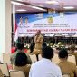 Praktisi Inovasi BSKDN Kemendagri, Peter Isman, memaparkan strategi pelayanan publik berbasis kebahagiaan masyarakat dalam Seminar Inovasi Daerah Kabupaten Mimika, Selasa (29/4/2025). (Foto: Galeri Papua/Benaz)